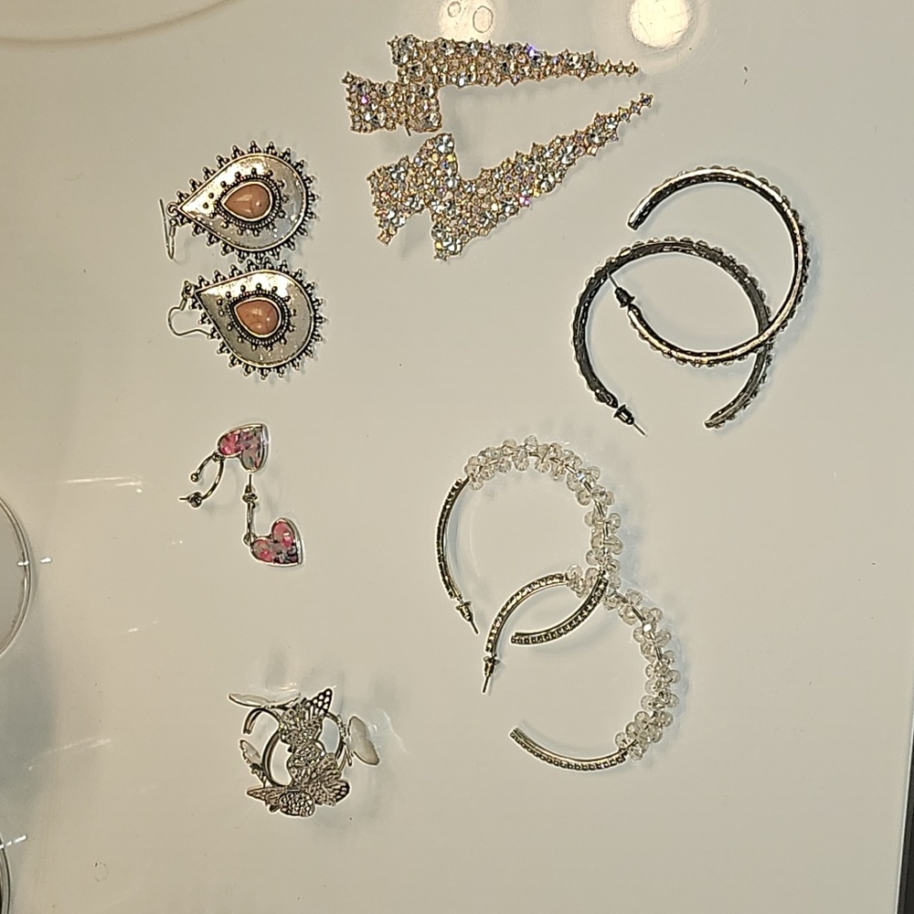 Earring Bundle!! - image 1